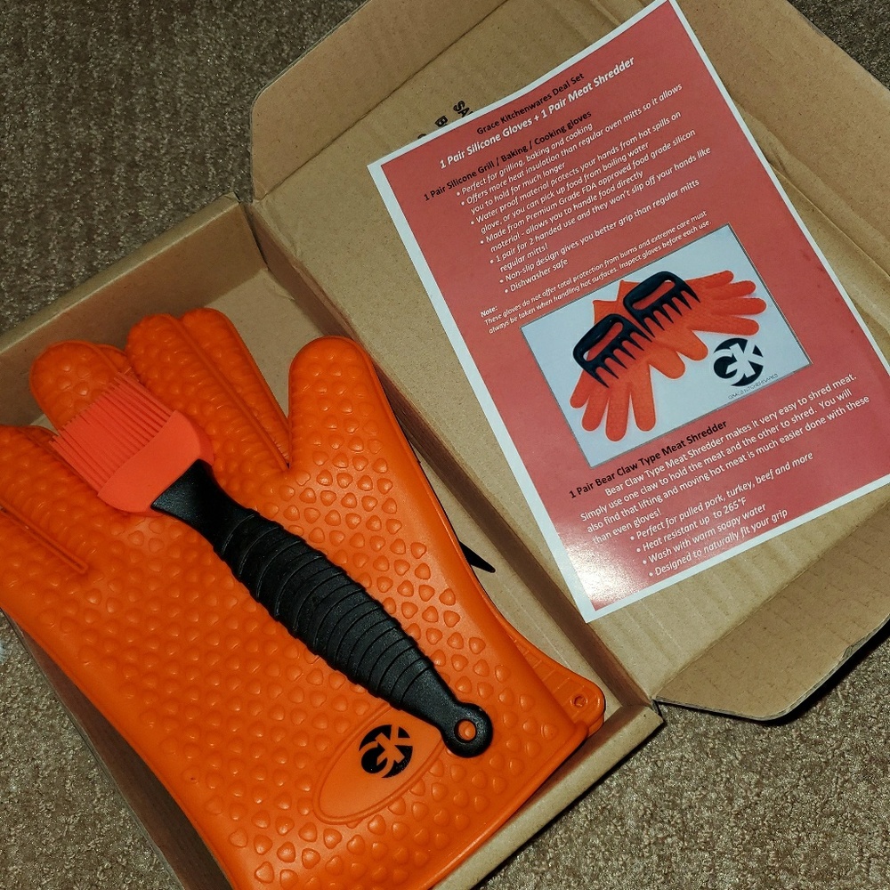BBQ set -gloves, pullers and basting brush